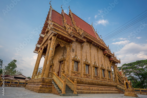 Beautiful temples in Thailand Despite being far away, still full of the faith of the creator.