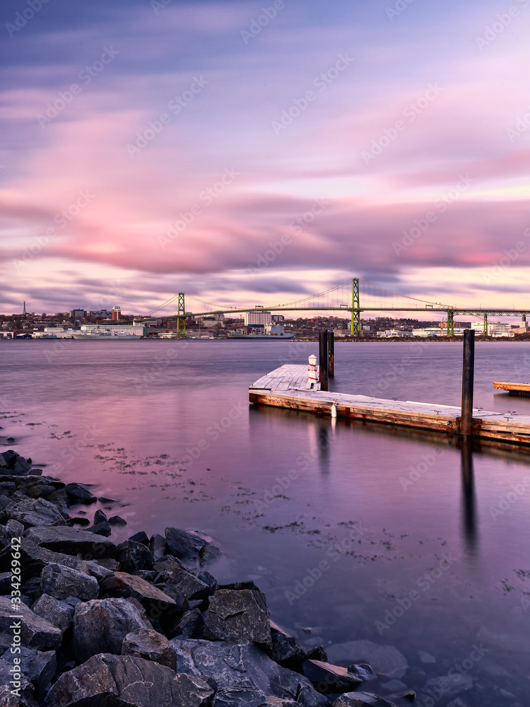 Obraz premium sunset at pier