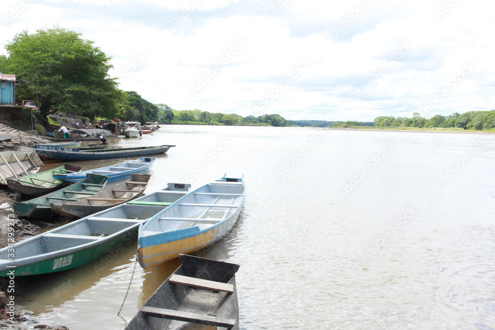 Obraz premium boat on the lake