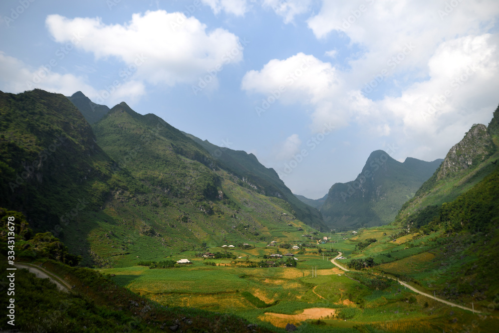 Fototapeta premium paysage vietnamien