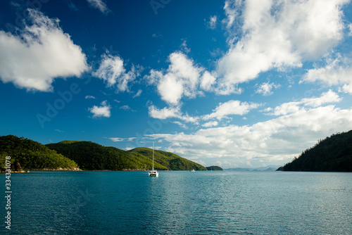 Wallpaper Mural Sailing the Whitsunday Islands, Australia Torontodigital.ca