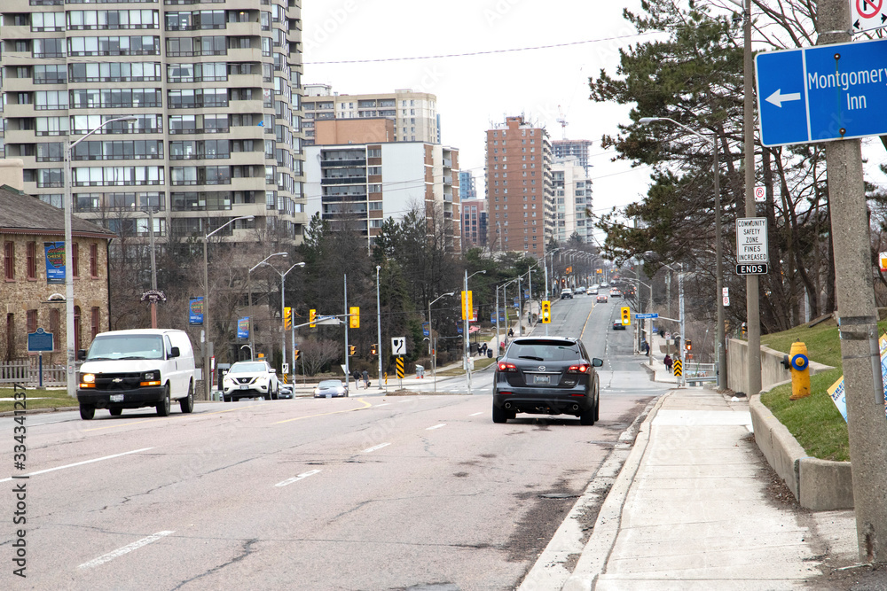 Behang city of toronto on lockdown