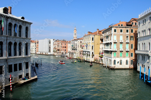 Canal in Venice © RAFAEL CHAVES 