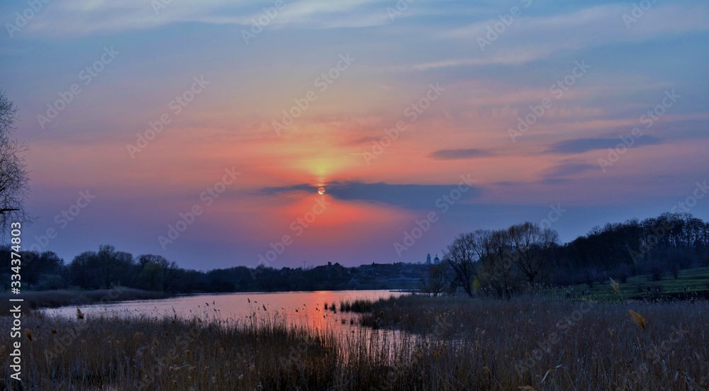 Obraz premium sunset over lake