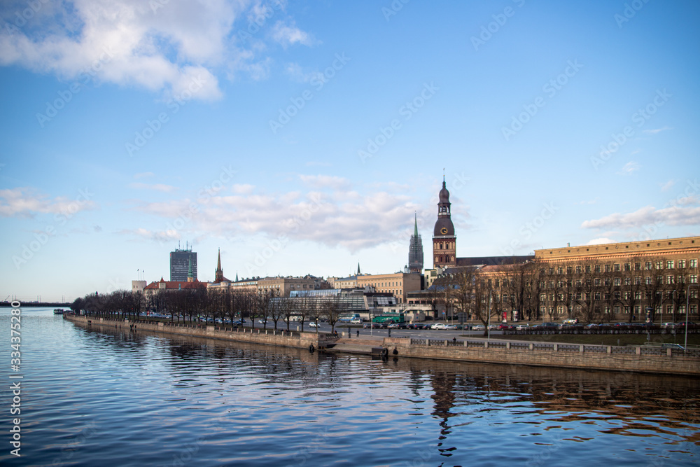 Obraz premium river bridge and Riga