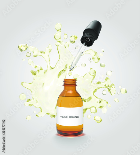 Vector 3D Essential Oil With Splash Illustration