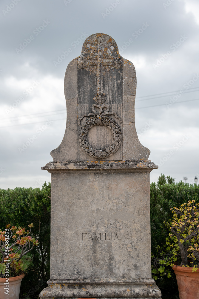 Fototapeta premium Schöner Grabstein in Spanien 