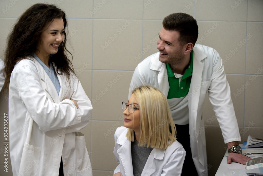 Obraz premium Laboratory scientist working at lab