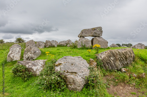 Obraz na płótnie Dolmen Grab in Carrowmore Megalithic Cemetery - County Sligo, Irland w salonie