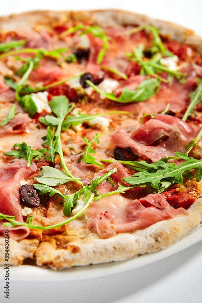 Pizza with parma ham and artichoke Pizza with parma ham and artichoke