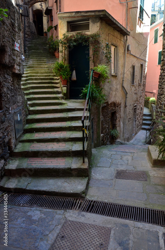 Old beautifuls alleys in italy