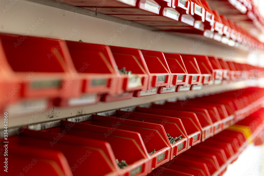 Fototapeta premium Schütten voller Schrauben