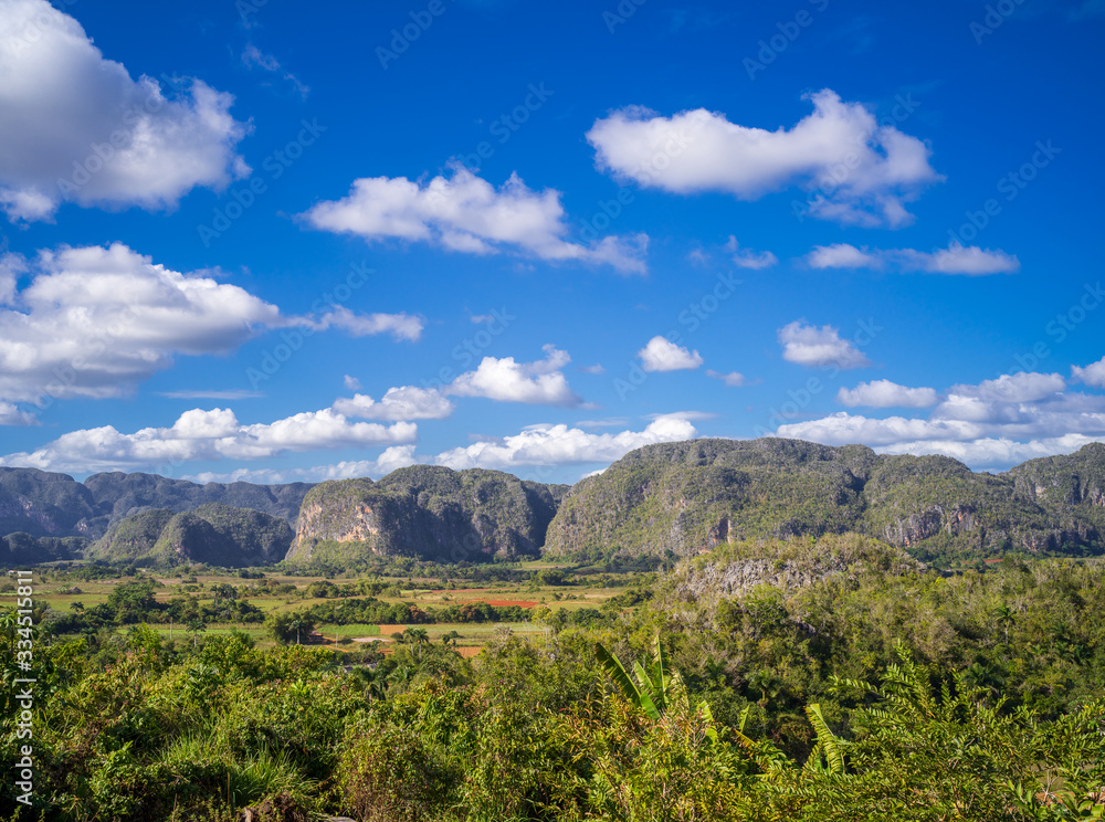 Fototapeta premium Green mountain landscape in the valley of vinales in cuba