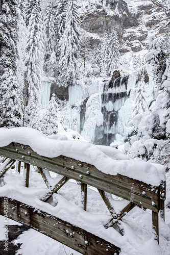 Wallpaper Mural Cirque de Saint meme Torontodigital.ca