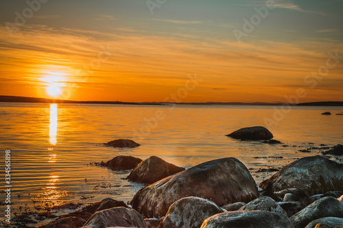 Zachód słońca w Parku Narodowym Ytre Hvaler w Norwegii photo