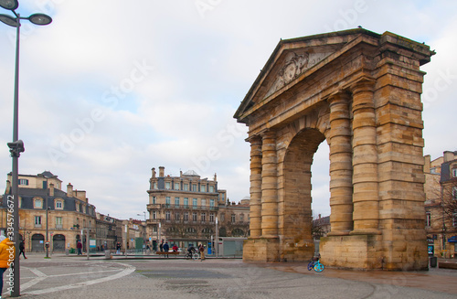 Round square with Porte d'Aquitaine arc, Place de la Victoire, Bordeaux, France