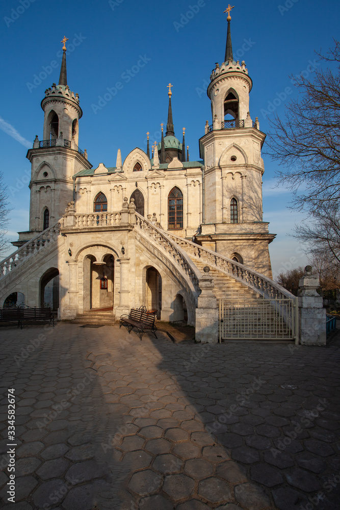 Obraz premium The church of the Vladimir Icon of the Mother of God resembling a fairytale castle