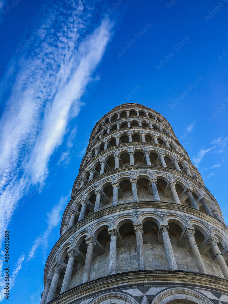 Pisa sky