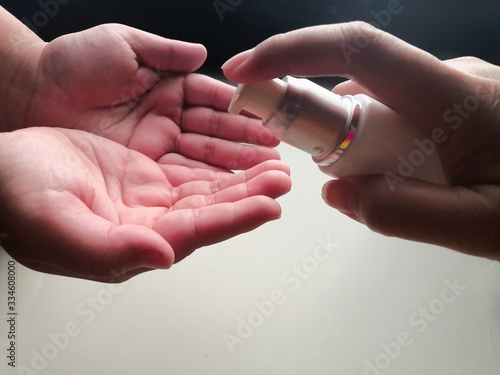 Alcohol hand washing gel for children