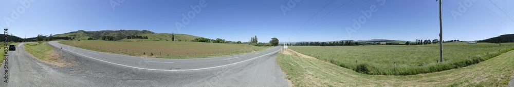 Die Landschaft am State Highway 1 in Neuseeland