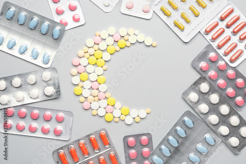 Bild auf Leinwand Composition with sleeping pills on light background