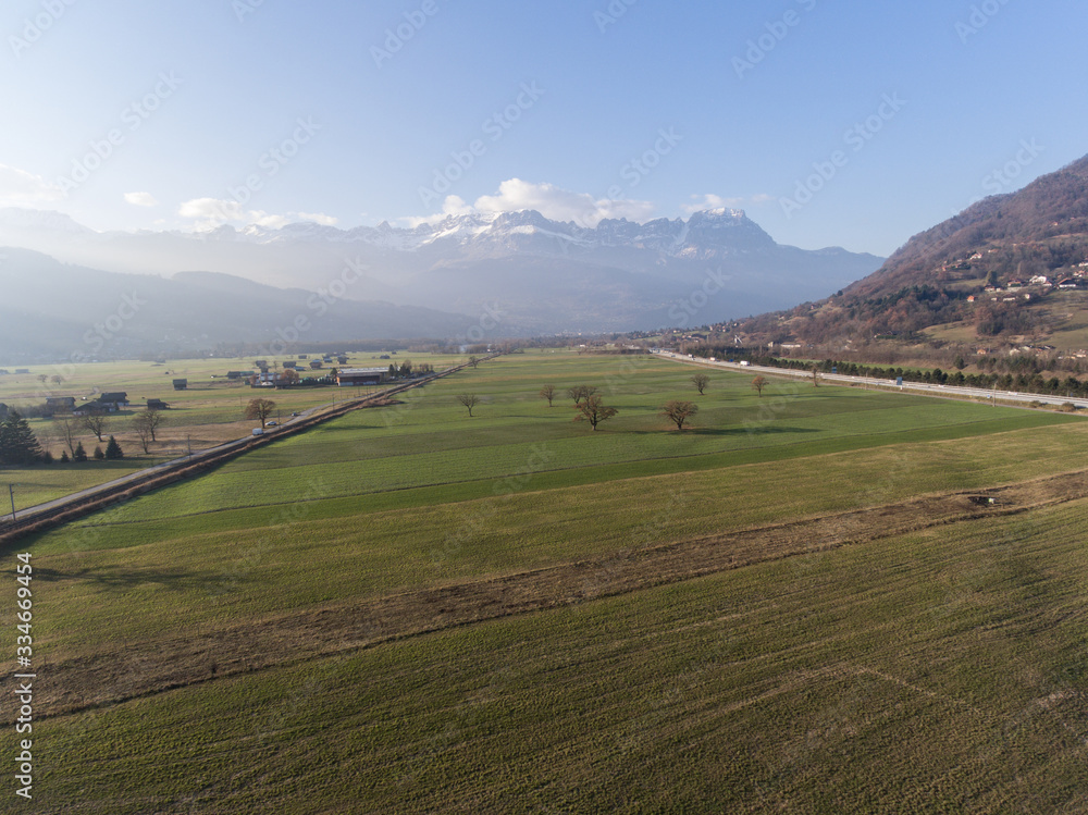 Photographie aérienne de la plaine de Passy face au Mont Blanc 