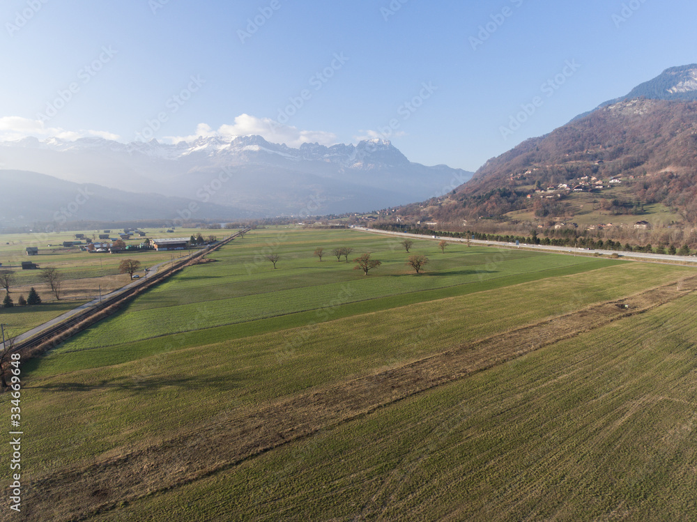 Photographie aérienne de la plaine de Passy face au Mont Blanc 