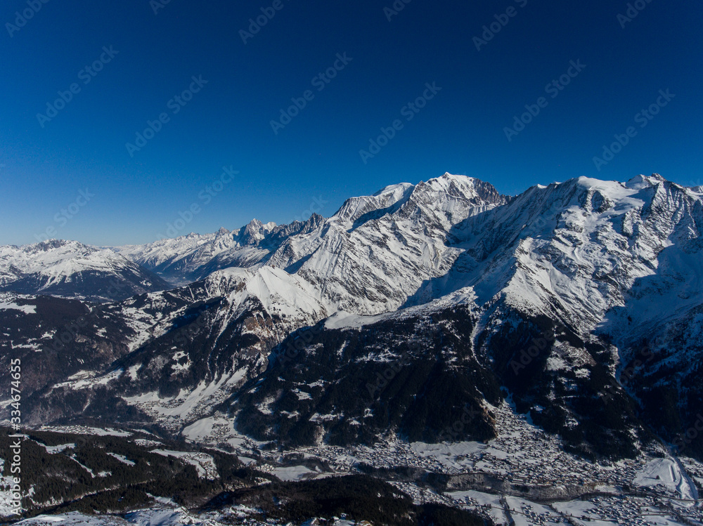 Le Massif du Mont Blanc vue par drone