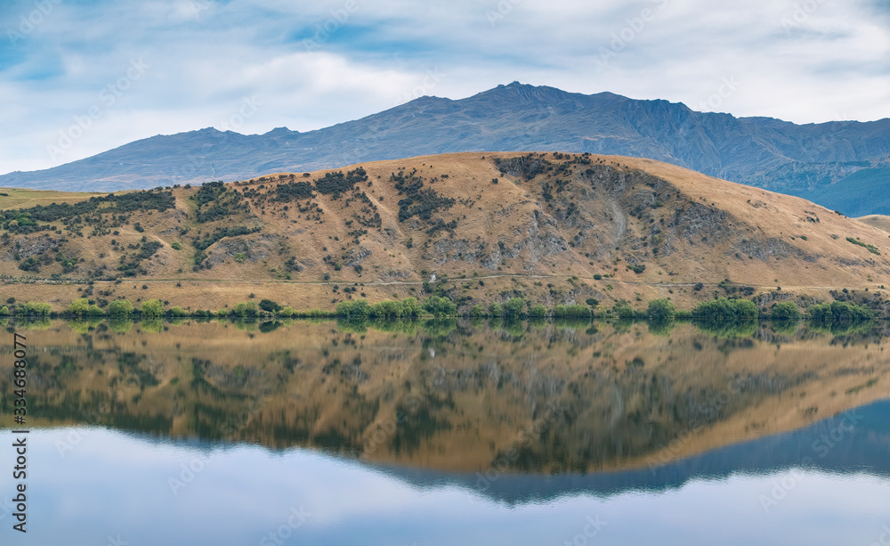 Lake Hayes, Wakatipu Basin in Central Otago, near Queenstown and Arrowtown, New Zealand