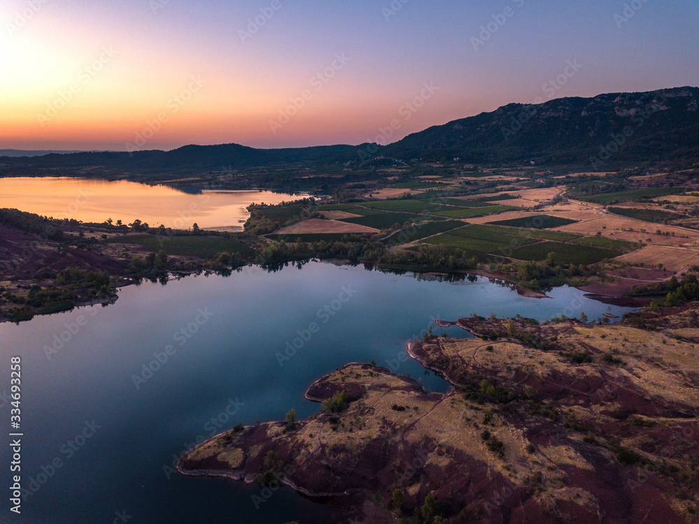 Photo aérienne drone lac du salagou