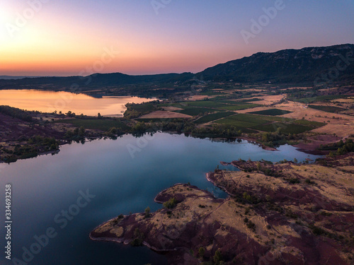 Photo aérienne drone lac du salagou