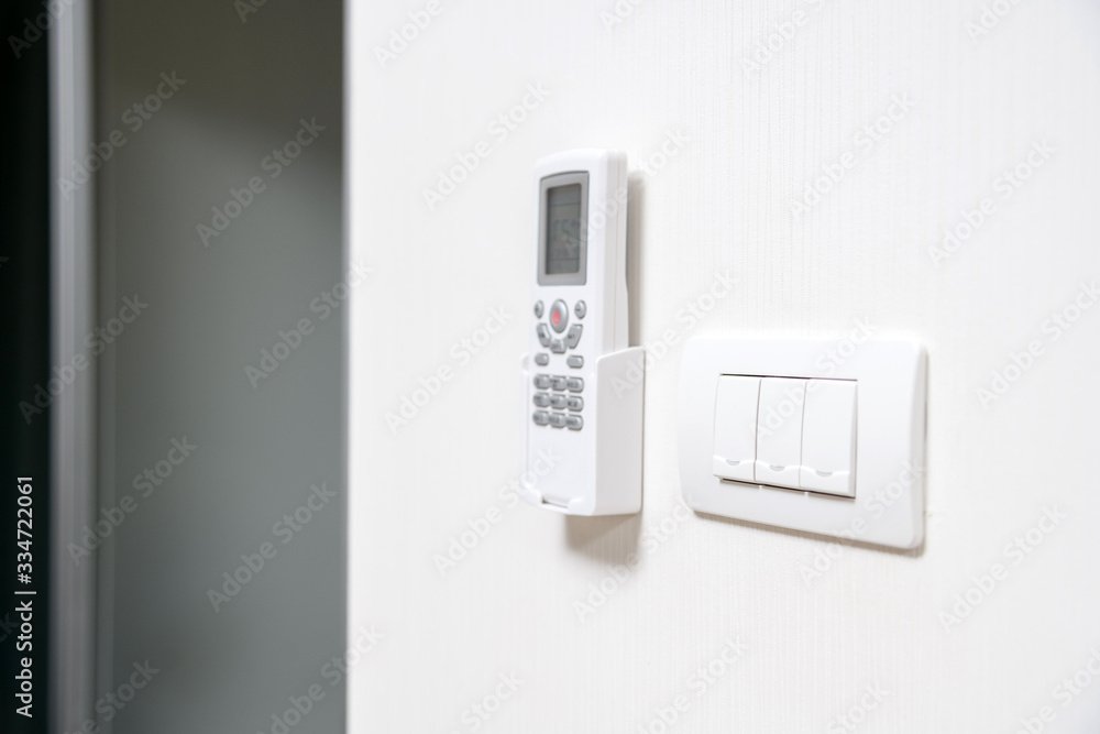Electronic light swiths and remote control of air conditioner Electronic light swiths and remote control of air conditioner
