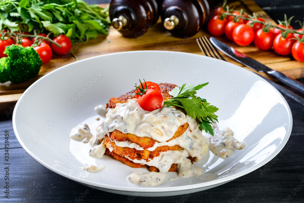 potato pancakes with sour cream sauce potato pancakes with sour cream sauce