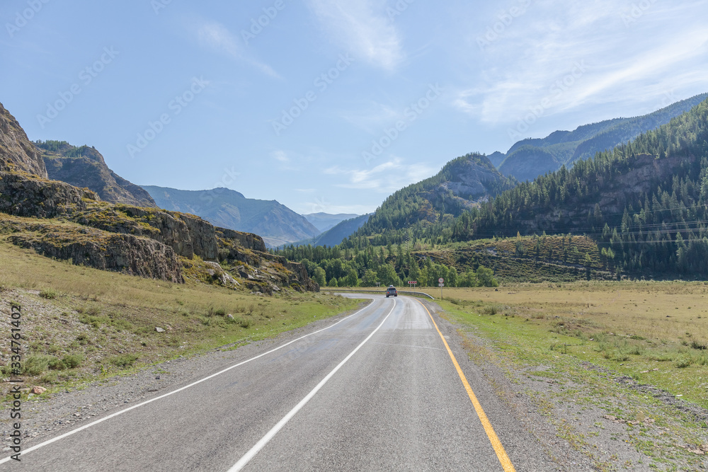 Naklejka premium road to Altai Mountains, Altai region, Siberia, Russia.
