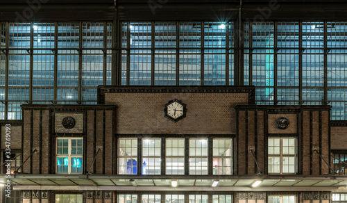 Klassischer Bahnhof Berlin, Architektur und Transfer