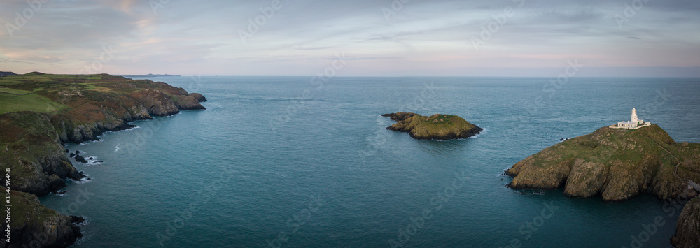Fototapeta premium Panoramic view of Pembrokeshire Coastline & Strumble Head lighthouse