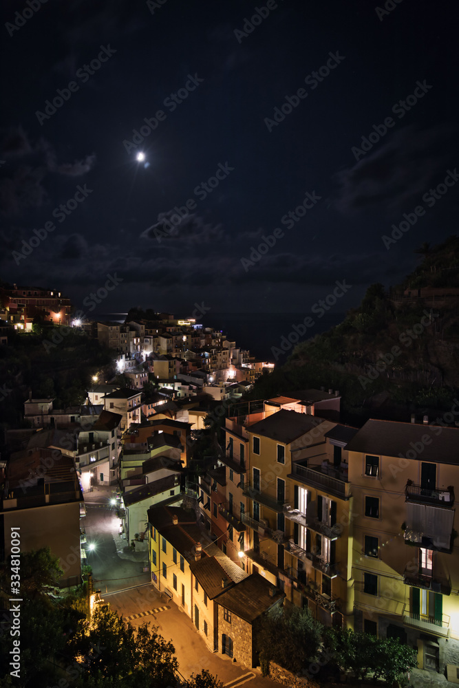 Fototapeta premium Night view of Manarola, Cinque Terre, Italy
