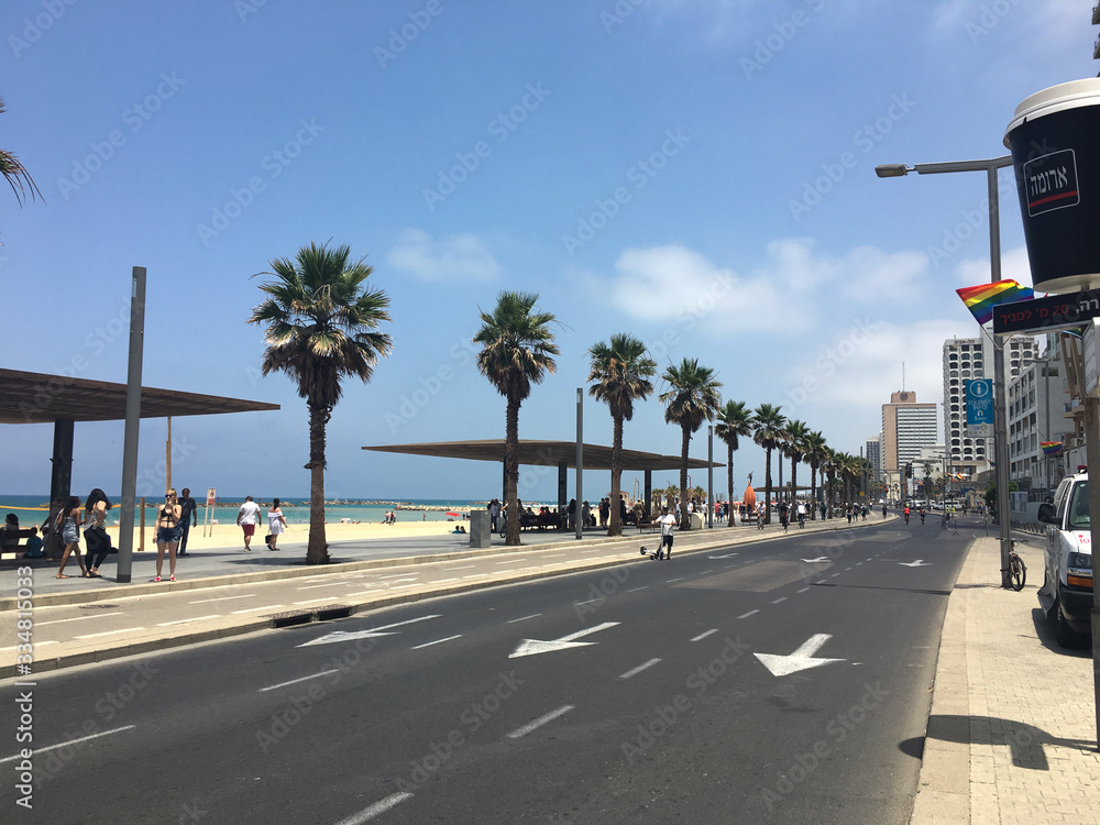 street in the tel aviv city