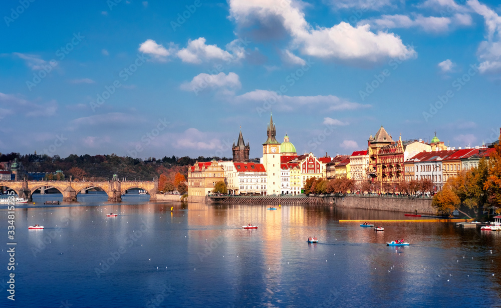 Bridge and river in the city of Prague 