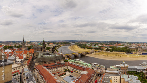 Blick auf der Augustus Brücke Dresden von der Plattform der Frauenkirche