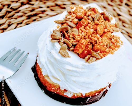 Sponge cake with whipped cream