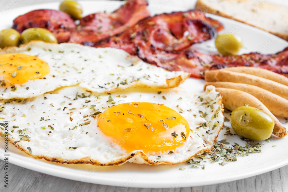 Breakfast with roasted bacon and roasted eggs Breakfast with roasted bacon and roasted eggs