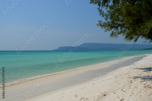 Fototapeta Naklejka Na Ścianę i Meble -  Paradise Long beach of Koh Rong Island