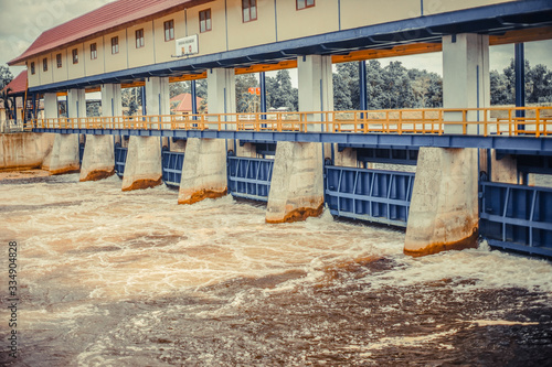Wallpaper Mural dam in the big river Torontodigital.ca