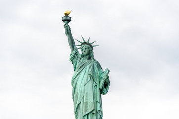 Handdoek met foto Vrijheidsbeeld Vrijheidsbeeld bij water New York  © surangaw