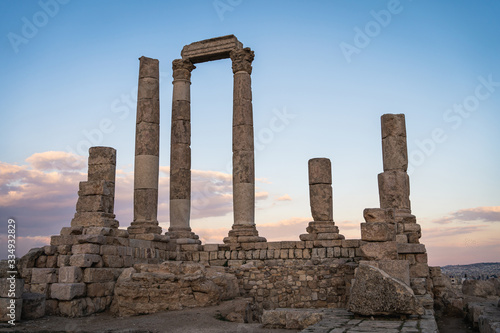 Cuadro en lienzo Amman Citadel Roman ruin and ancient city in Jordan at sunset, Arab