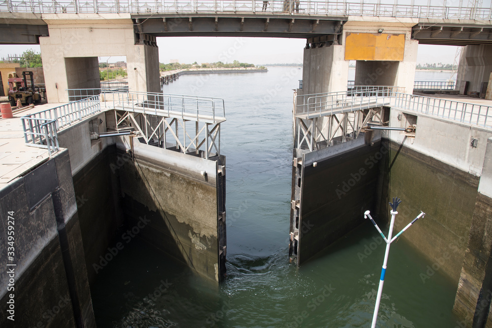Operation process of the Nile River lock, as it passes through Esna in Egypt, Africa, seen from a boat that crosses it. Operation process of the Nile River lock, as it passes through Esna in Egypt, Africa, seen from a boat that crosses it.