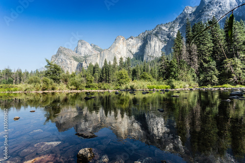 Fototapeta Naklejka Na Ścianę i Meble -  A beautiful View in Yosemite National Park