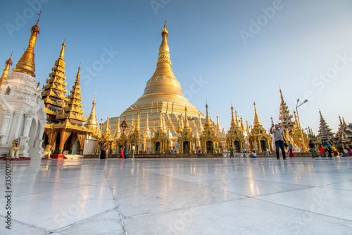 Shwedagon Pagode in Yangon, Myanmar ehemals Burma photo