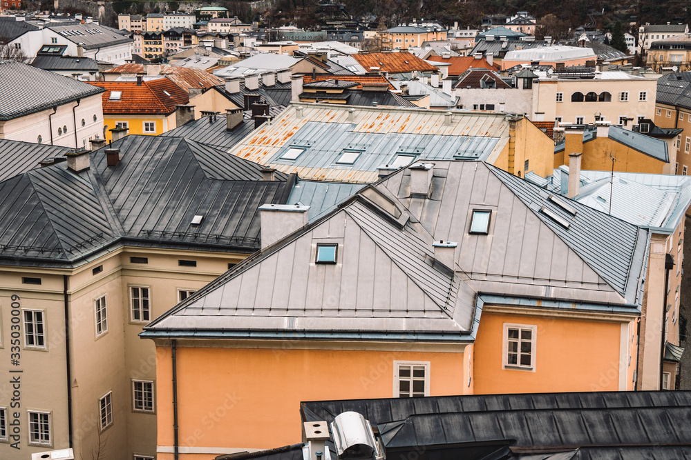 Φωτογραφία Europe old city house roofs top view landmark photography in Salzburg Austria